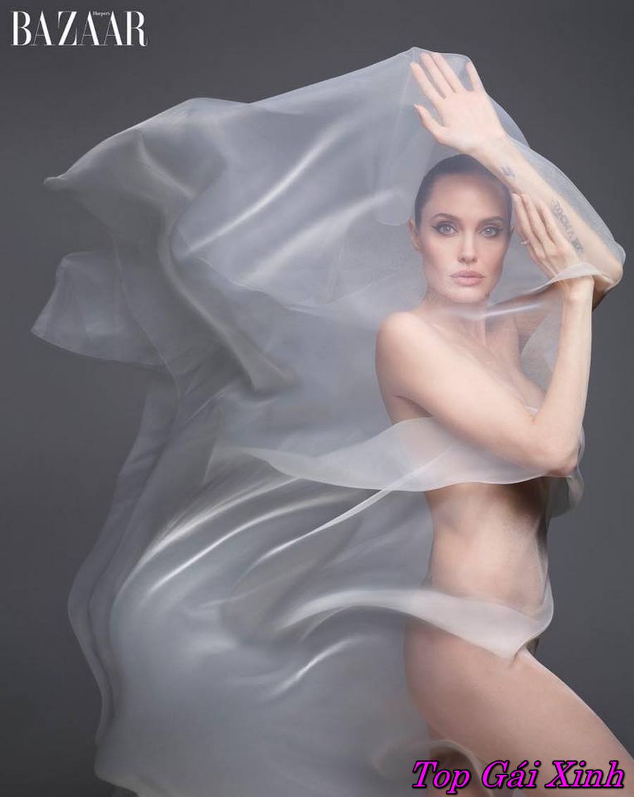 ảnh Angelina Jolie nude quyến rũ 1