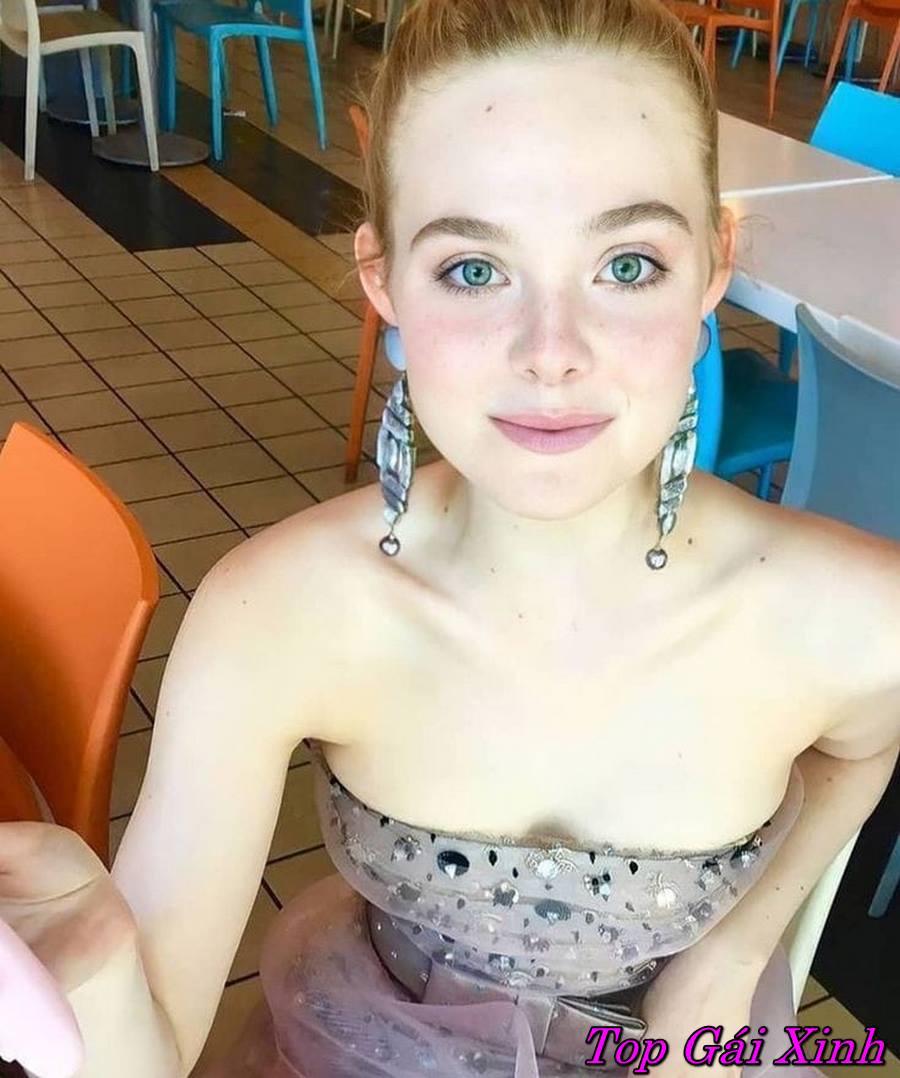 ảnh Elle Fanning nude bốc lửa 10