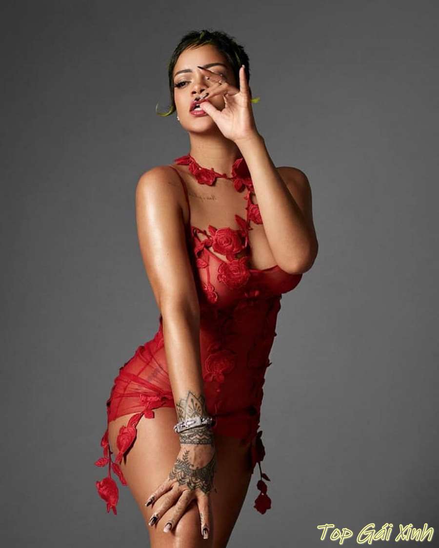 ảnh Rihanna nude khiêu gợi 12