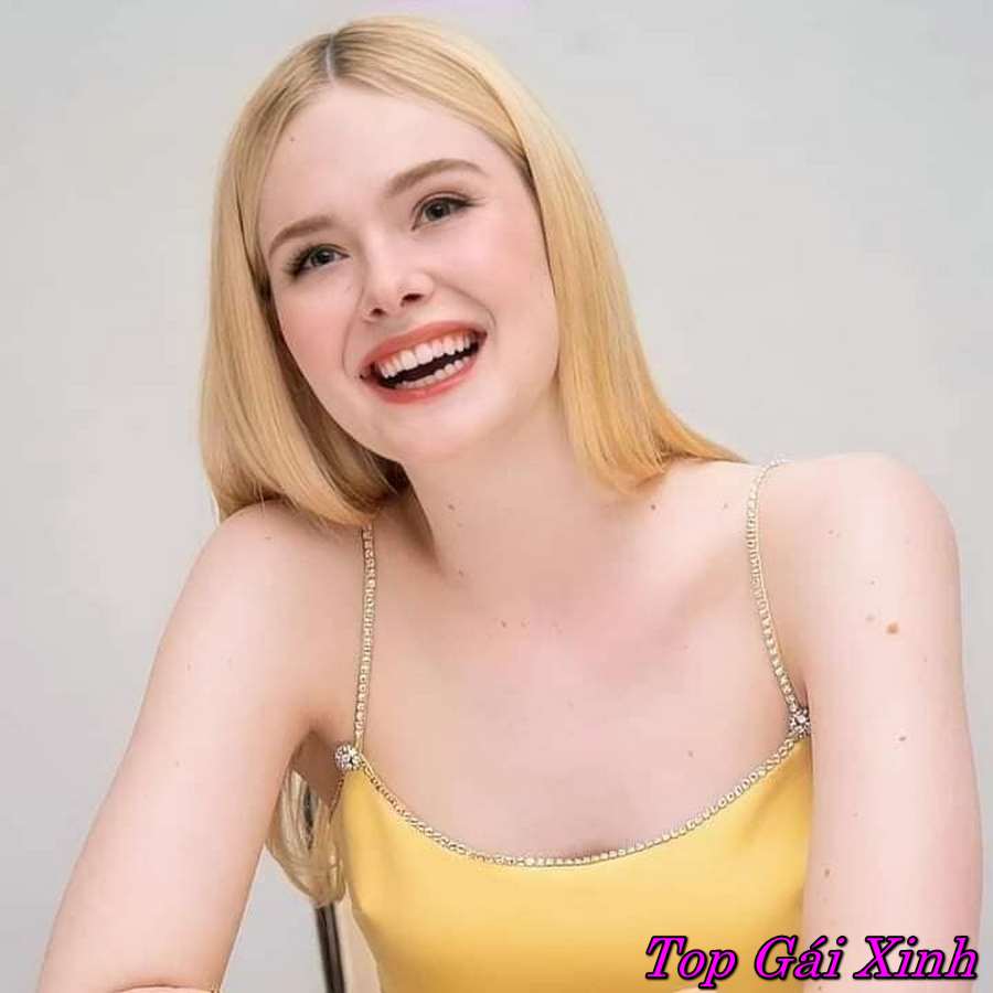 ảnh Elle Fanning nude bốc lửa 19