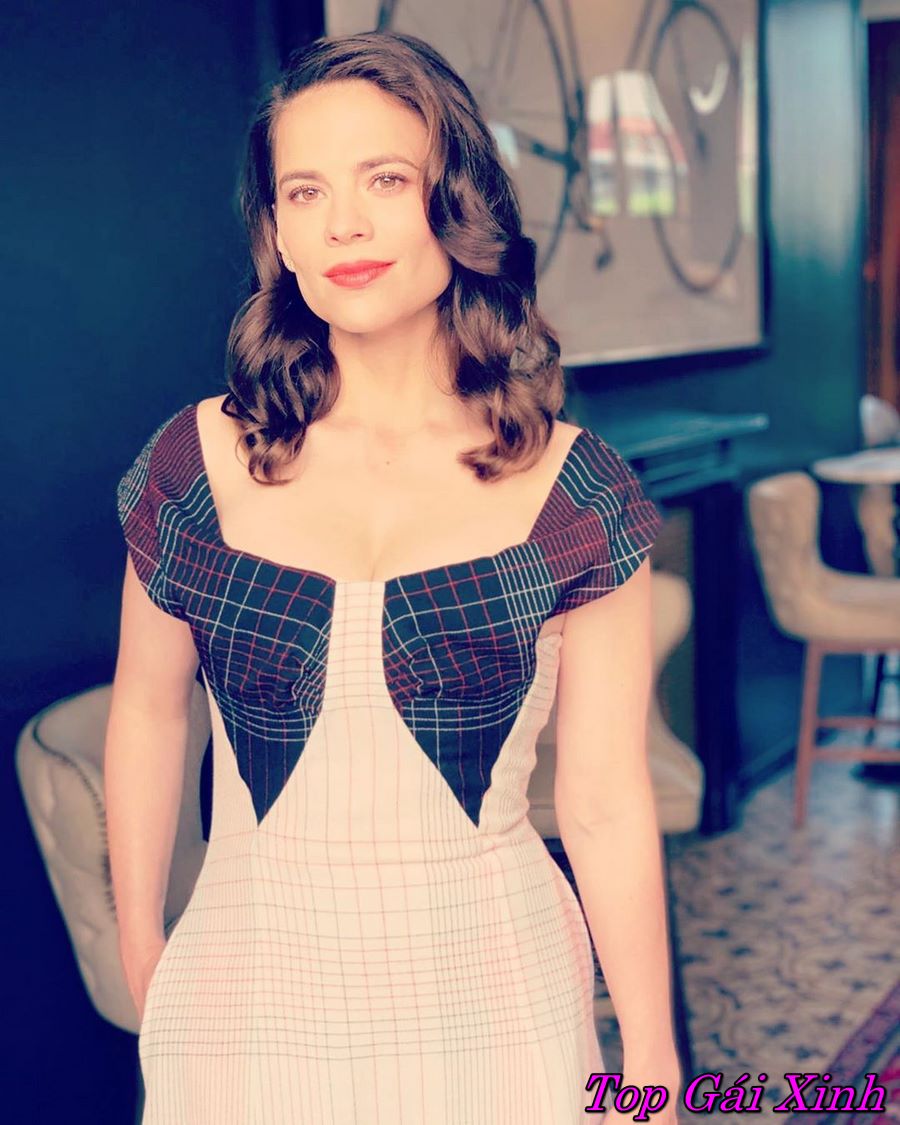 ảnh Hayley Atwell nude gợi cảm 21