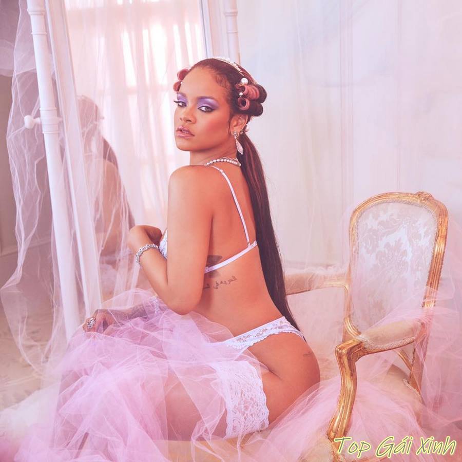 ảnh Rihanna nude khiêu gợi 22