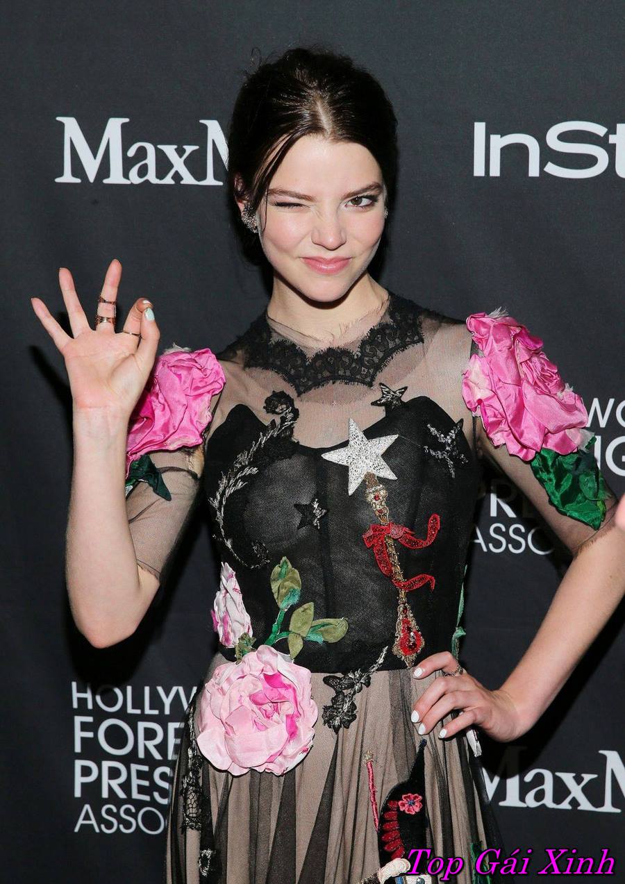 ảnh Anya Taylor Joy nude nóng bỏng 23