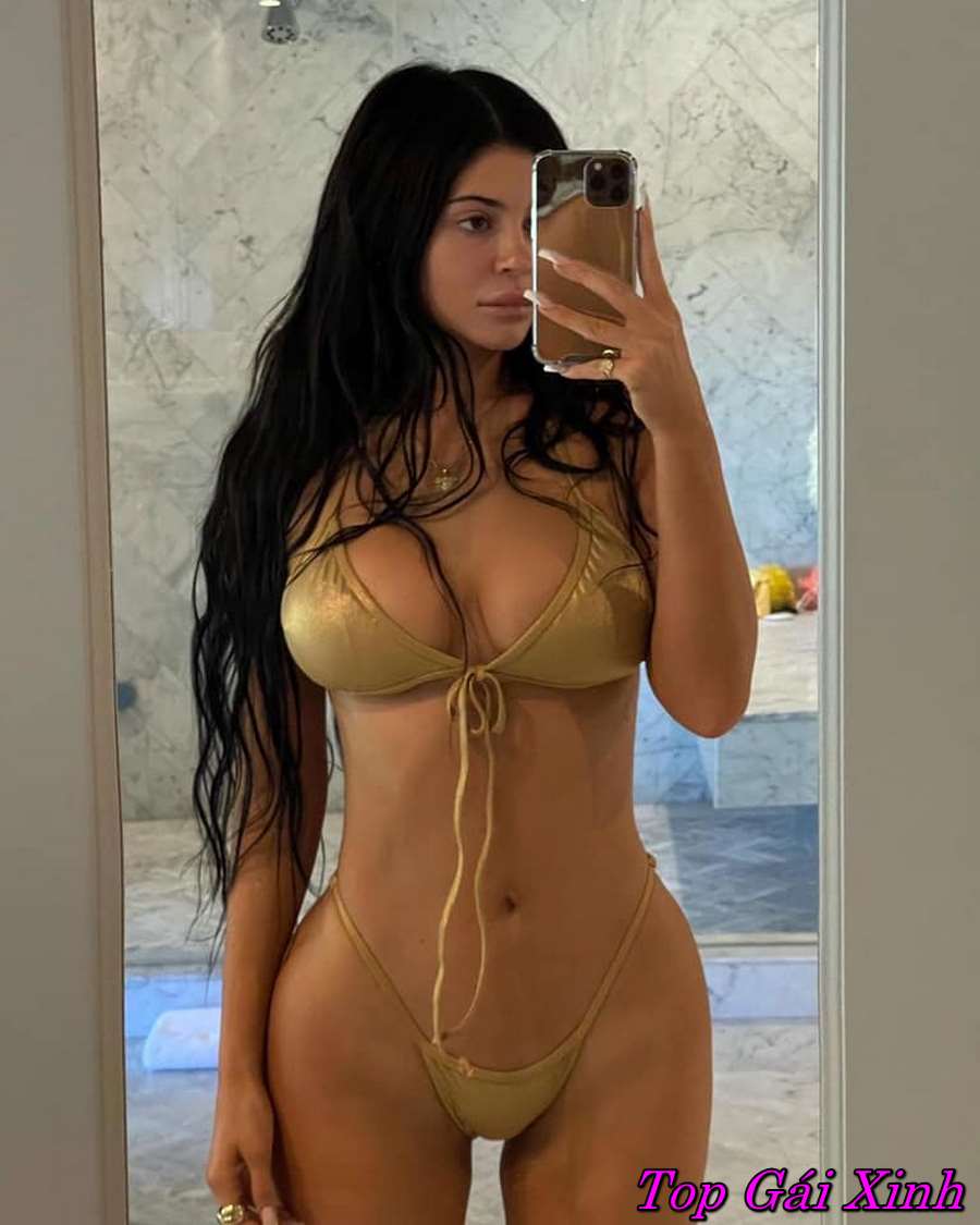 ảnh Kylie Jenner nude cực táo bạo 25