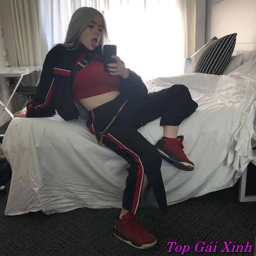 ảnh Billie Eilish nude 34