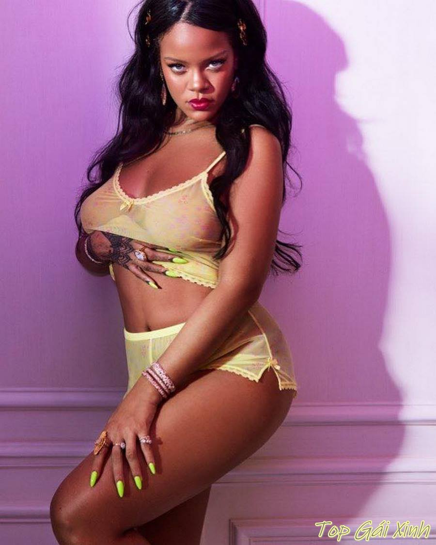 ảnh Rihanna nude khiêu gợi 35