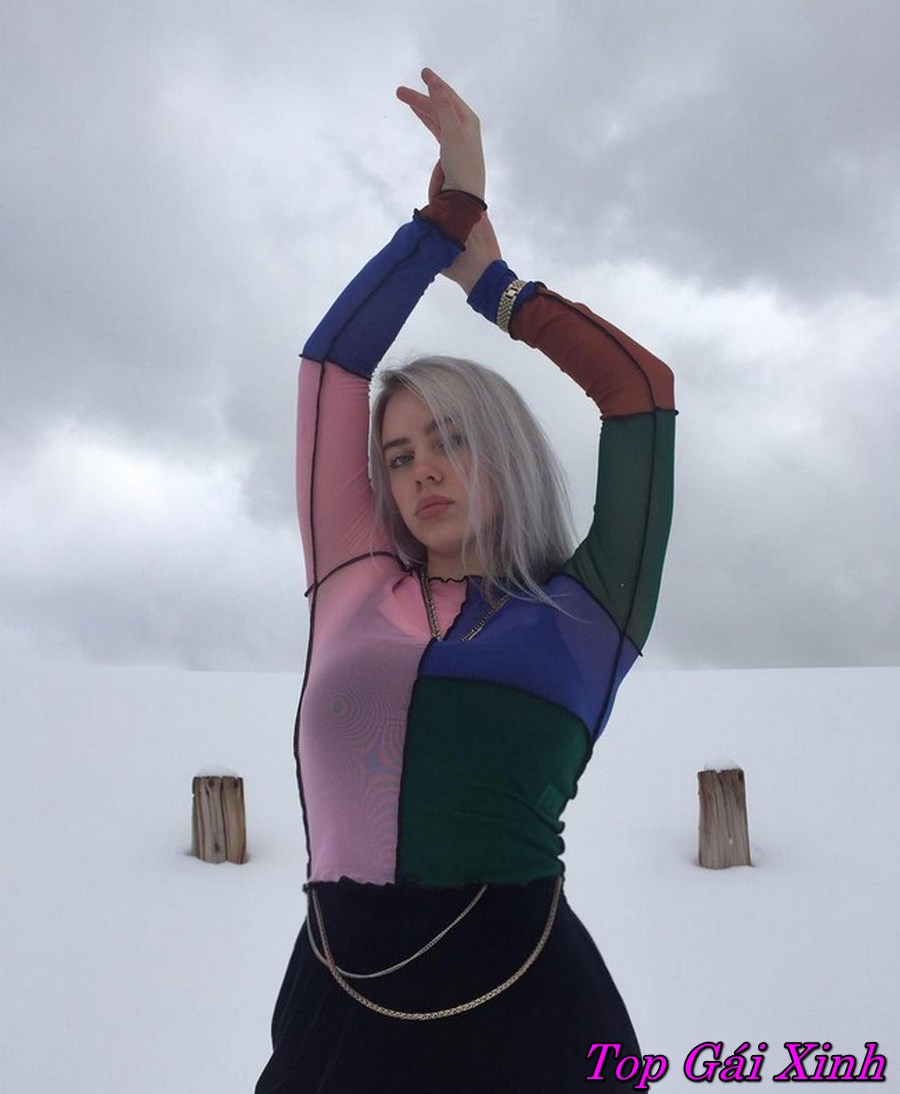 ảnh Billie Eilish nude 38