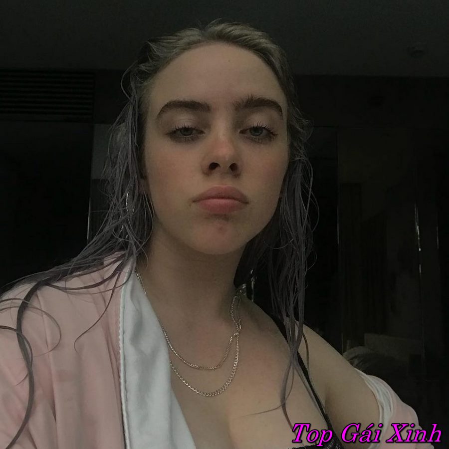 ảnh Billie Eilish nude 39