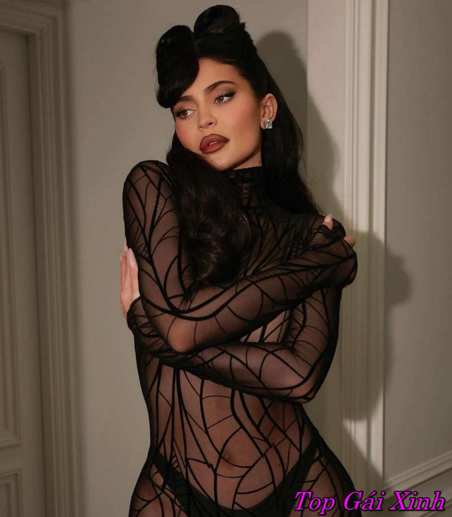 ảnh Kylie Jenner nude cực táo bạo 4