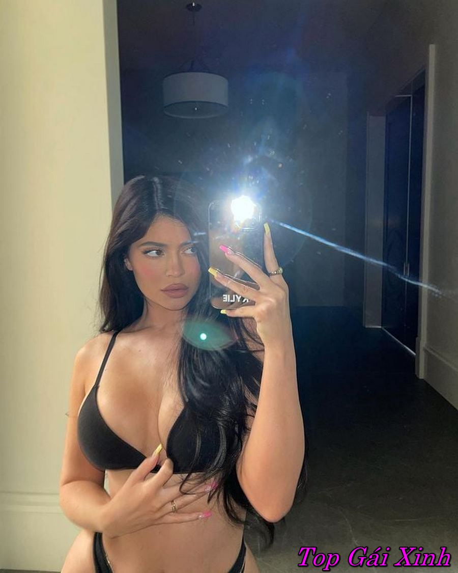 ảnh Kylie Jenner nude cực táo bạo 41