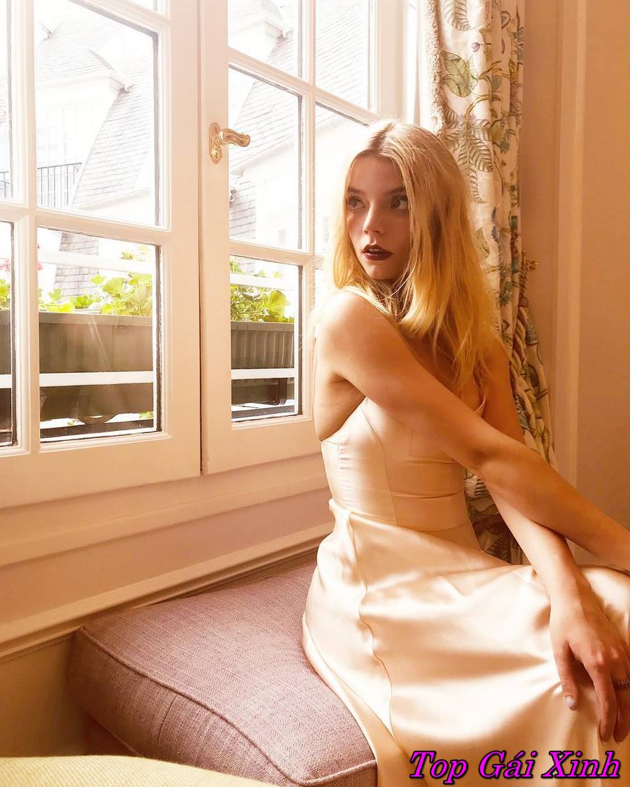 ảnh Anya Taylor Joy nude nóng bỏng 41