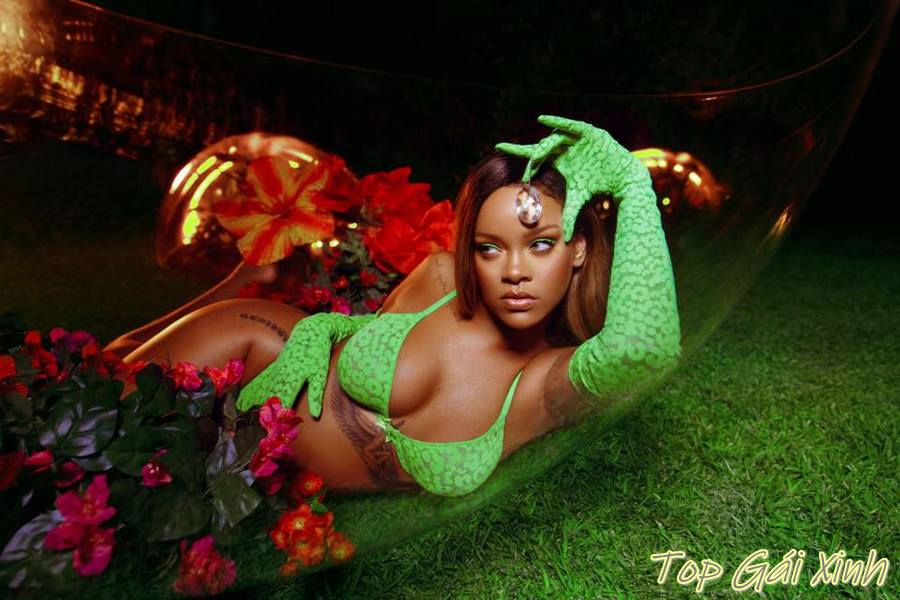 ảnh Rihanna nude khiêu gợi 42