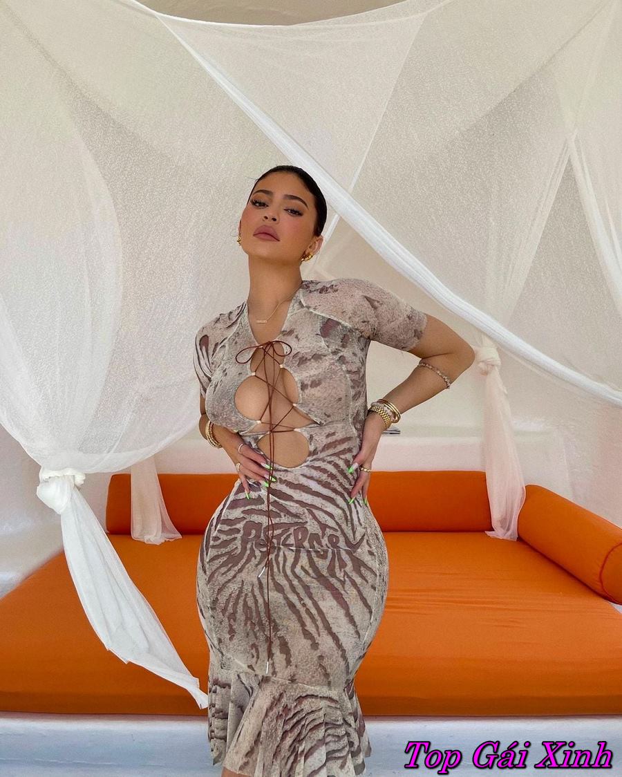 ảnh Kylie Jenner nude cực táo bạo 44