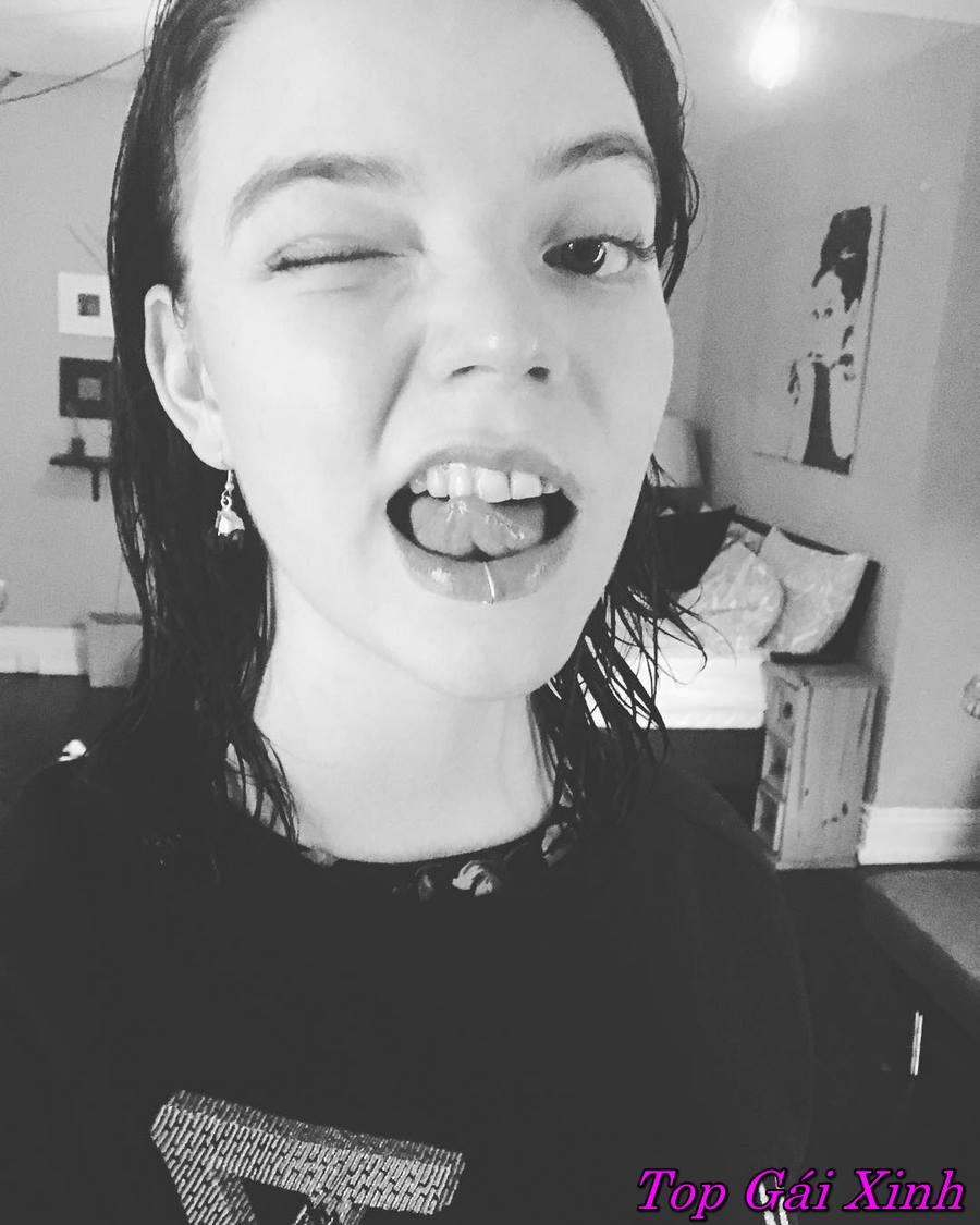 ảnh Anya Taylor Joy nude nóng bỏng 45