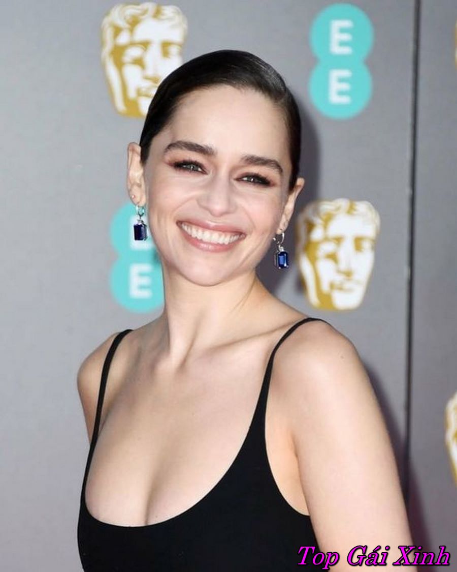 ảnh Emilia Clarke nude sexy nhất 46