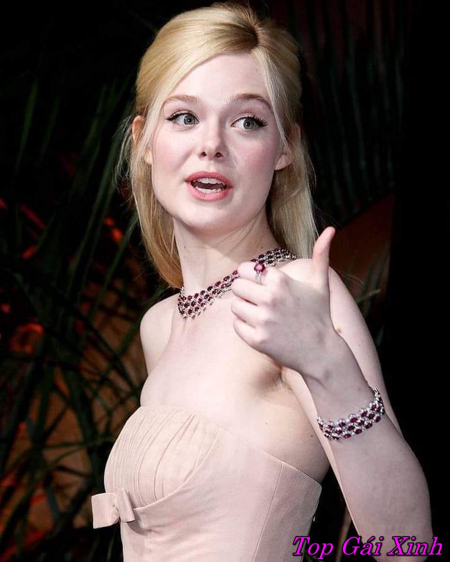 ảnh Elle Fanning nude bốc lửa 48