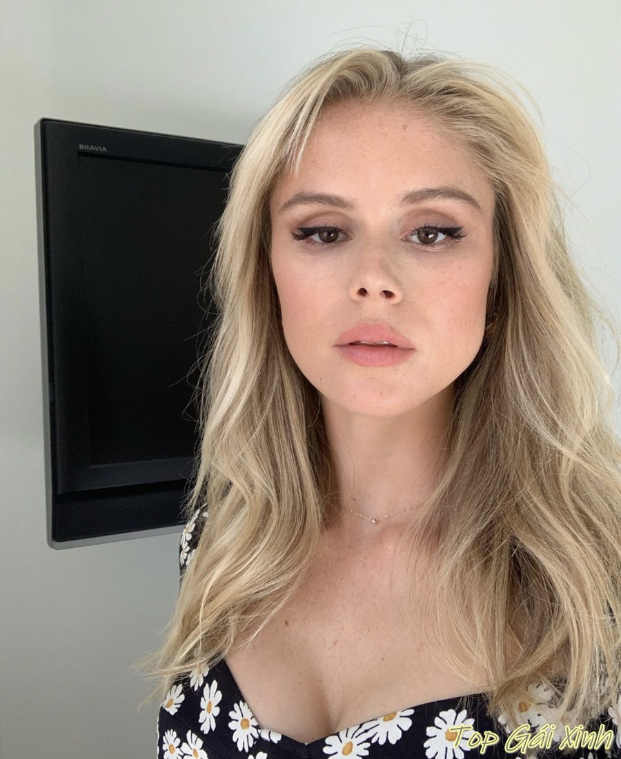 ảnh Erin Moriarty nude khiêu gợi 47