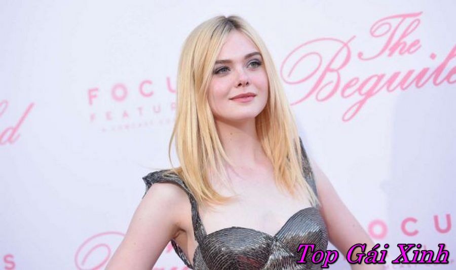 ảnh Elle Fanning nude bốc lửa 49