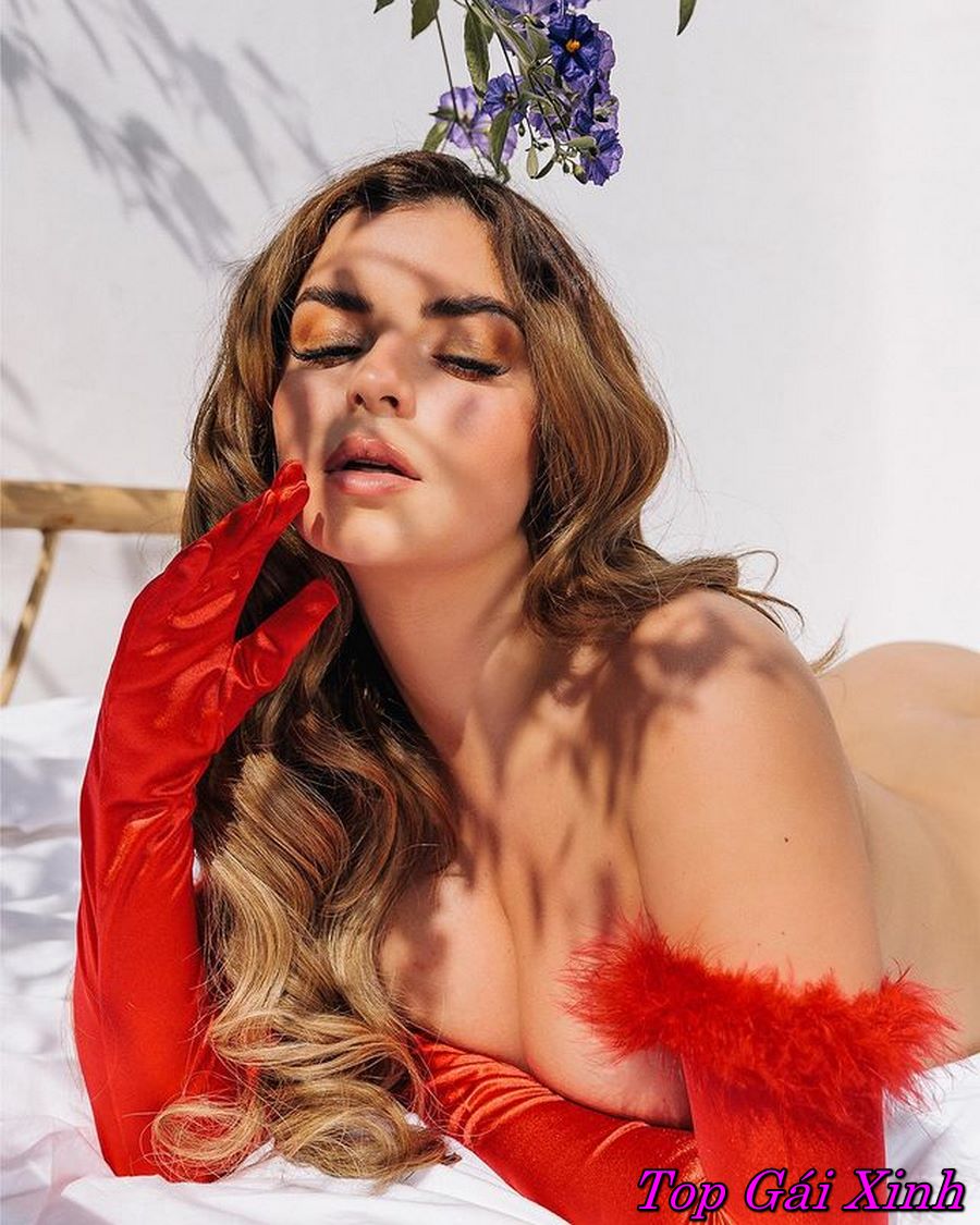 ảnh Demi Rose nude khiêu gợi 