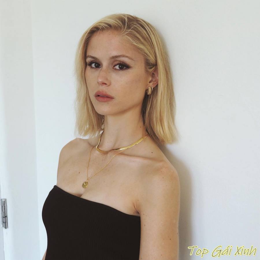 ảnh Erin Moriarty nude khiêu gợi 8