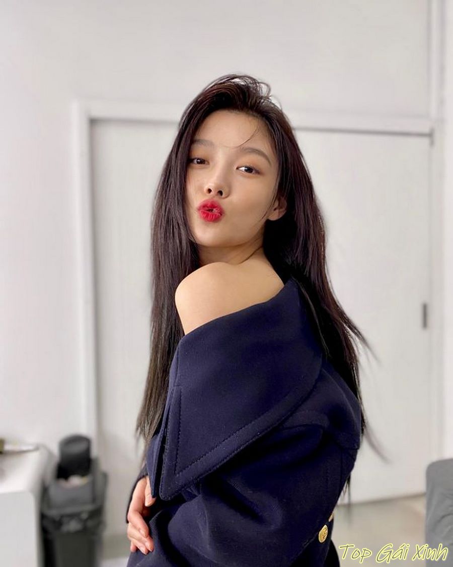 Ảnh Kim Yoo Jung sexy gợi cảm 13