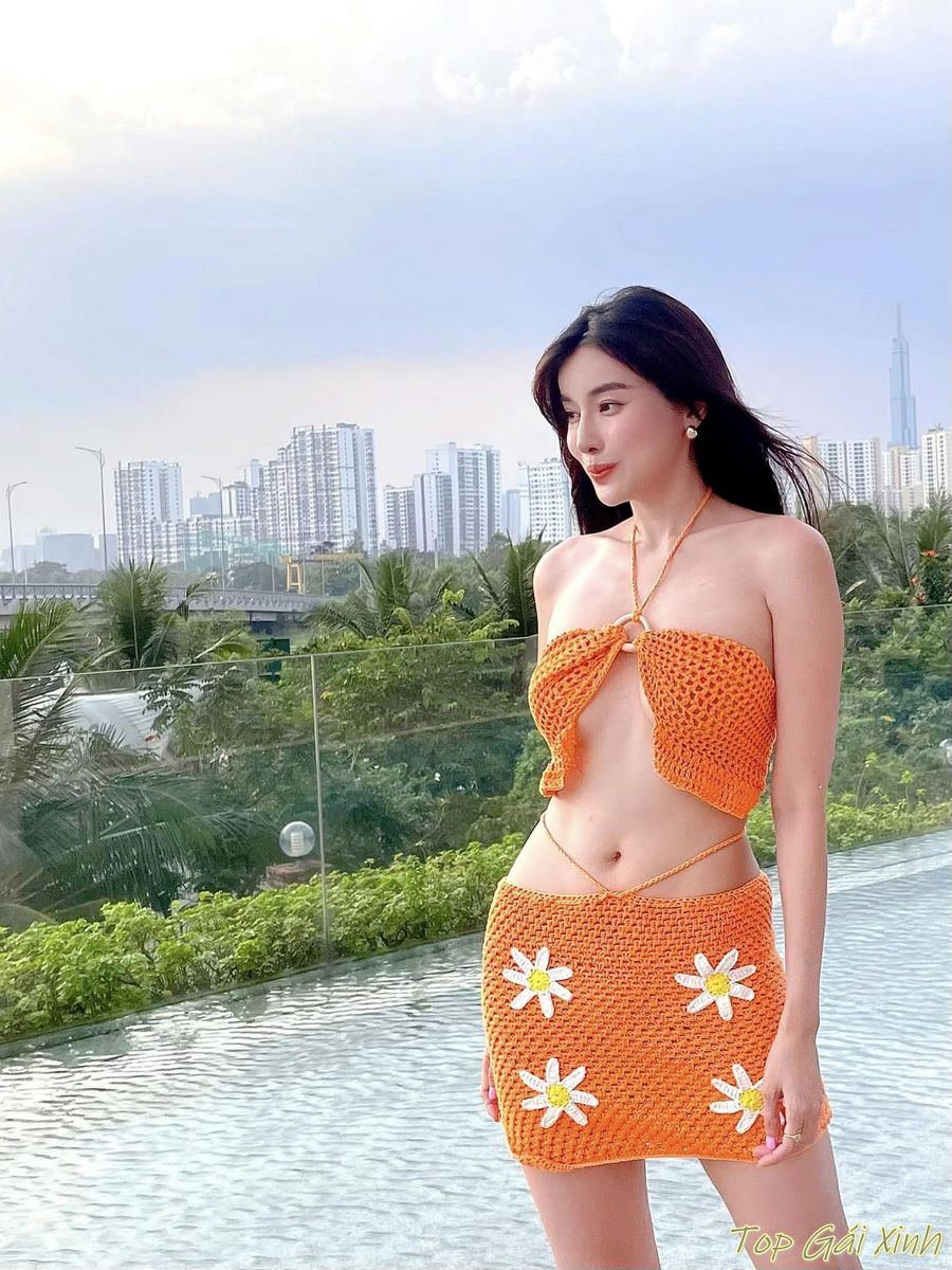 ảnh Cao Thái Hà bikini gợi cảm 2