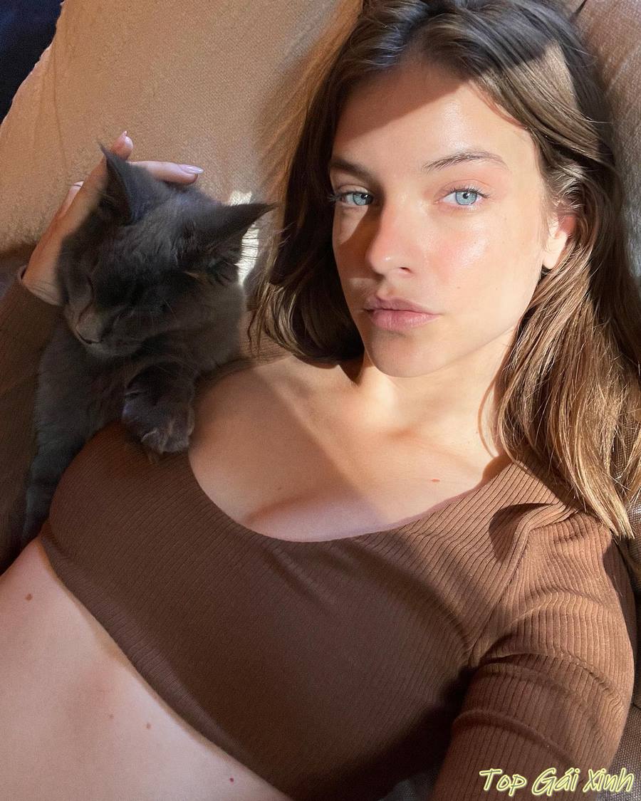 ảnh Barbara Palvin nude khiêu gợi 21