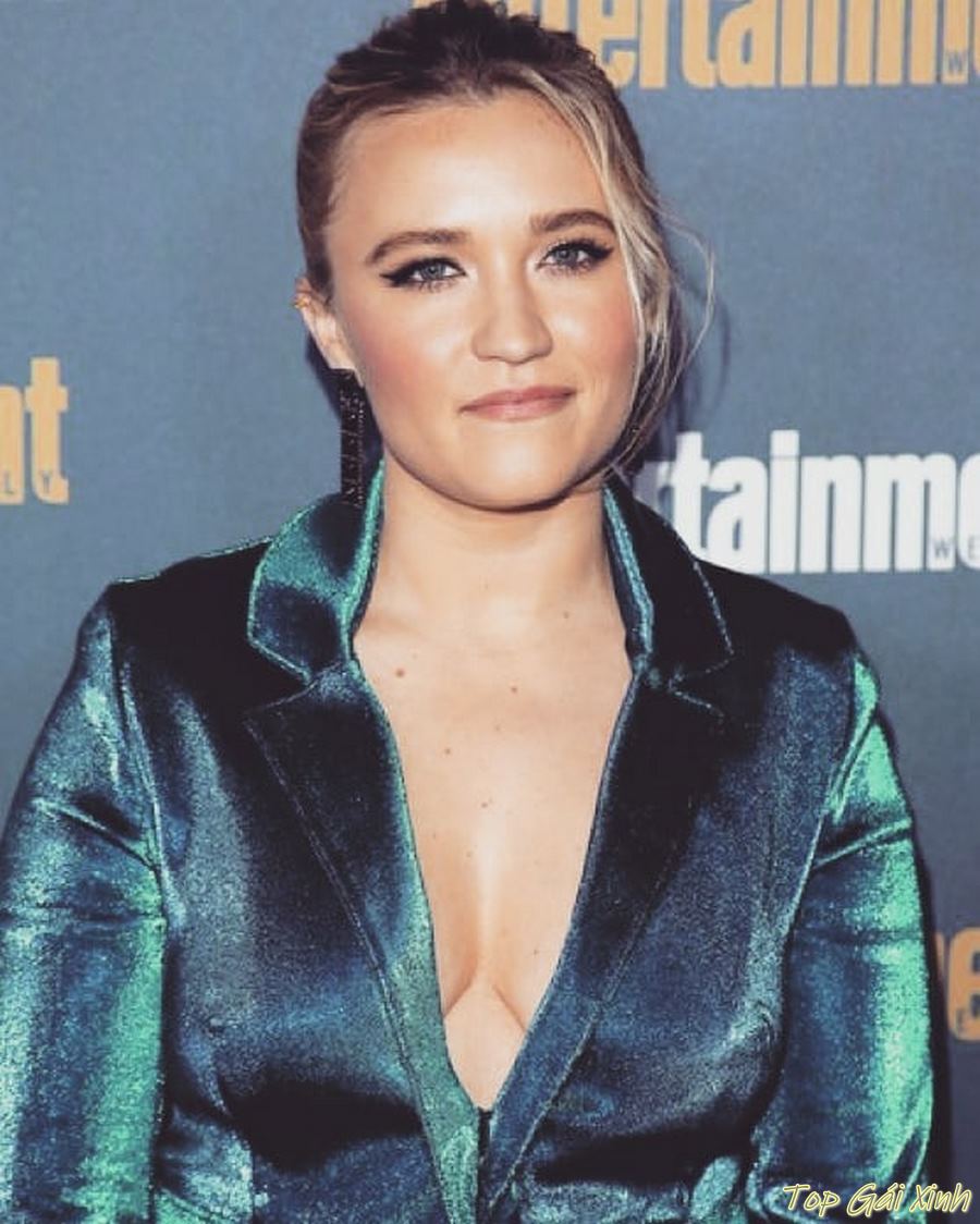 ảnh Emily Osment nude gợi cảm 26