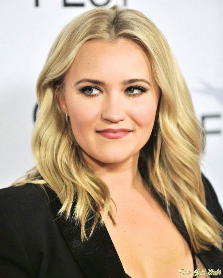 ảnh Emily Osment nude gợi cảm 36