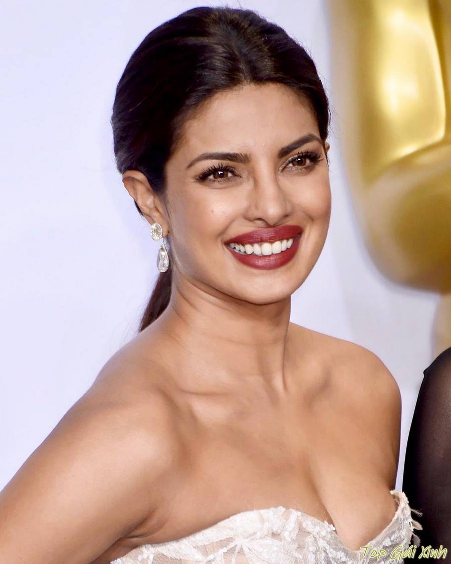 ảnh Priyanka Chopra nude 4