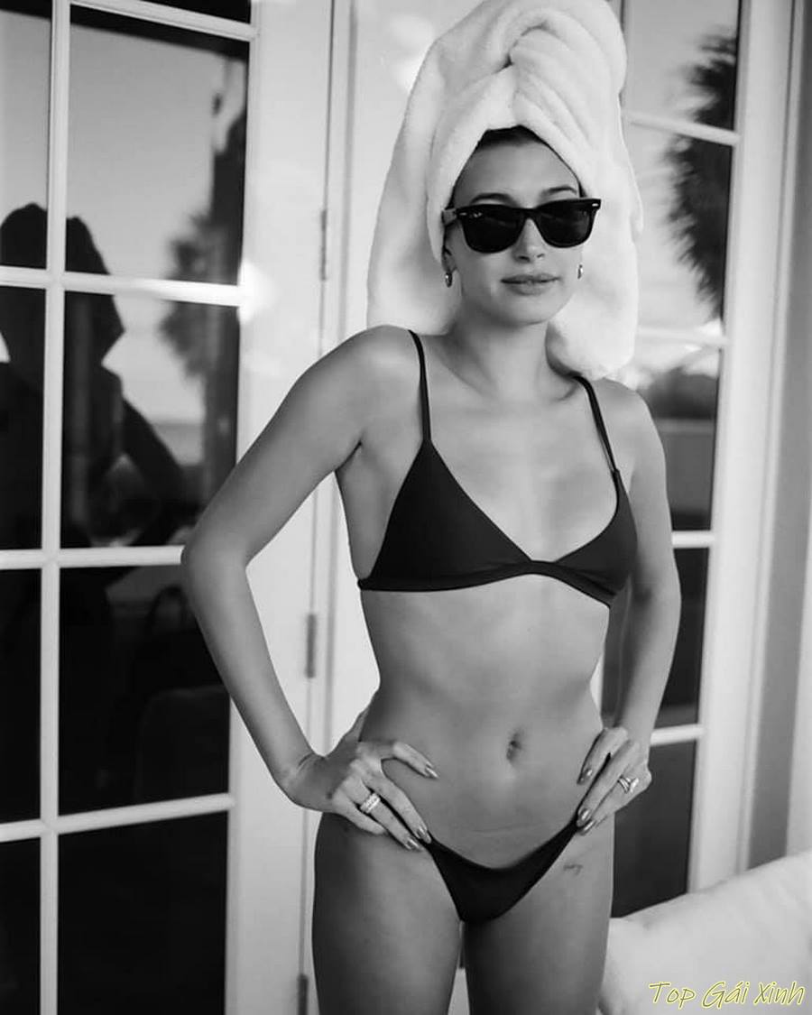 ảnh Hailey Baldwin nude gợi cảm 48