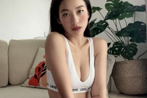 100+ Ảnh Khả Ngân bikini khoe vòng một căng tròn cực sexy