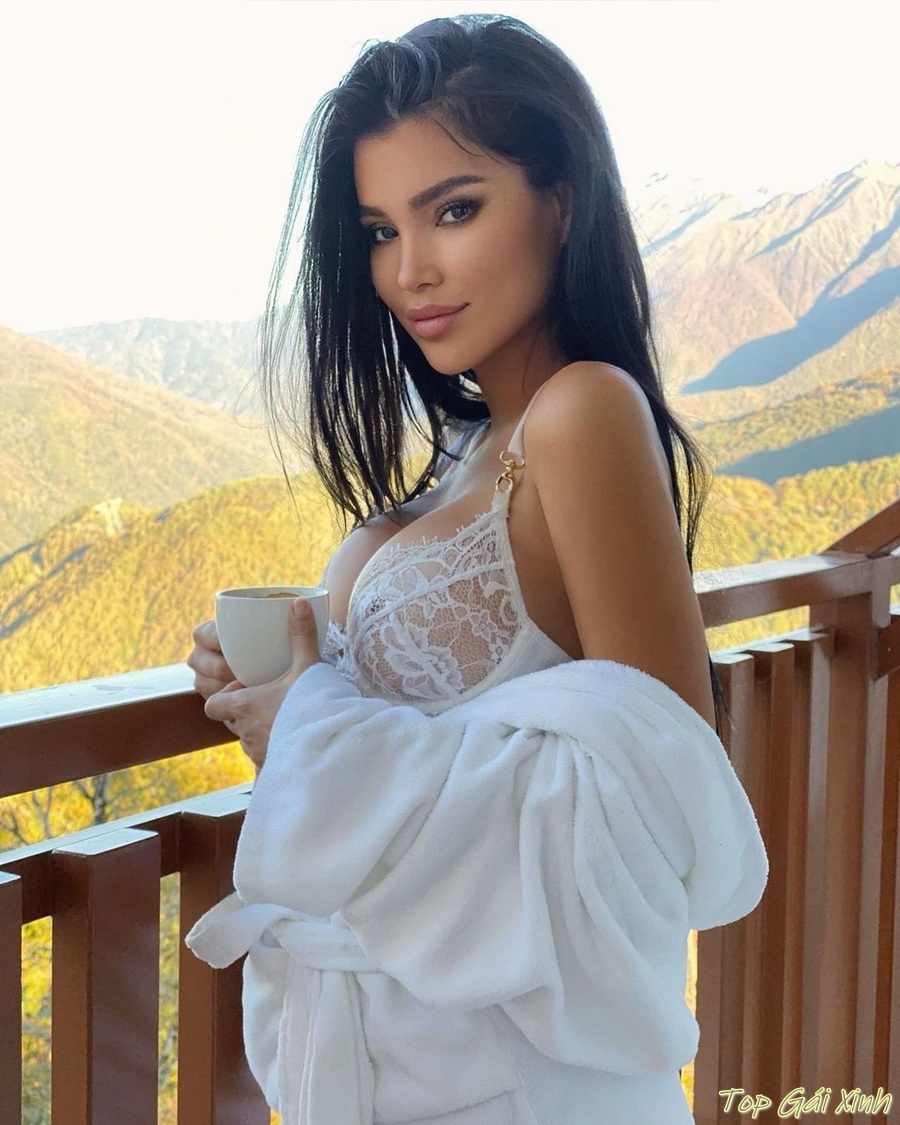 ảnh Sveta Bilyalova nude khiêu gợi 12