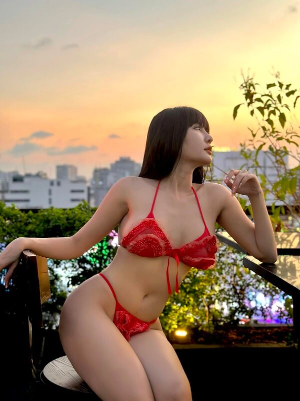 Võ Huỳnh Ngọc Phụng bikini 3