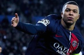 Bạn gái của Mbappe là ai? Những bóng hồng đã đi qua cuộc đời của Mbappe