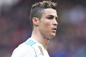 Kiểu tóc mì tôm của Ronaldo và những điều thú vị có thể bạn chưa biết