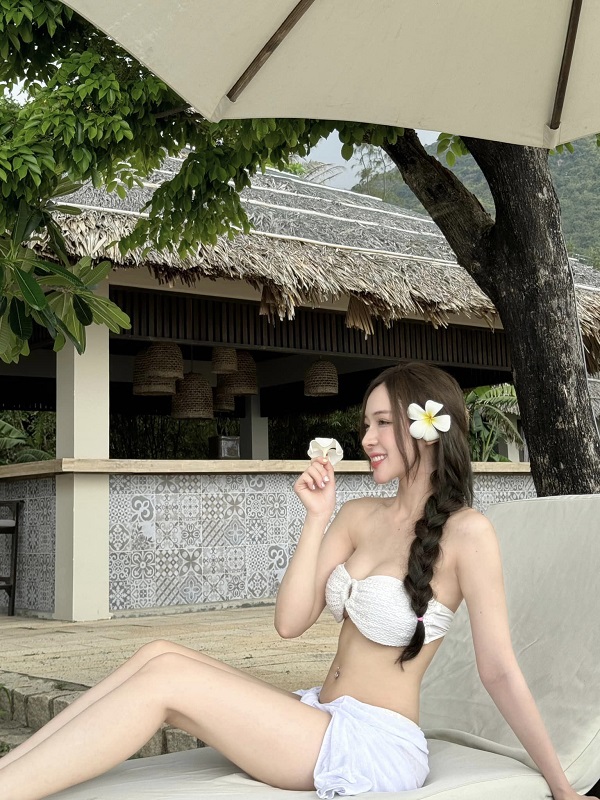 Ảnh hotgirl Đinh Ngọc Phi Linh bikini 10