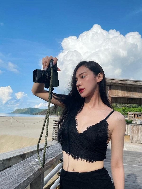 Ảnh hotgirl Đinh Ngọc Phi Linh sexy xinh đẹp 7