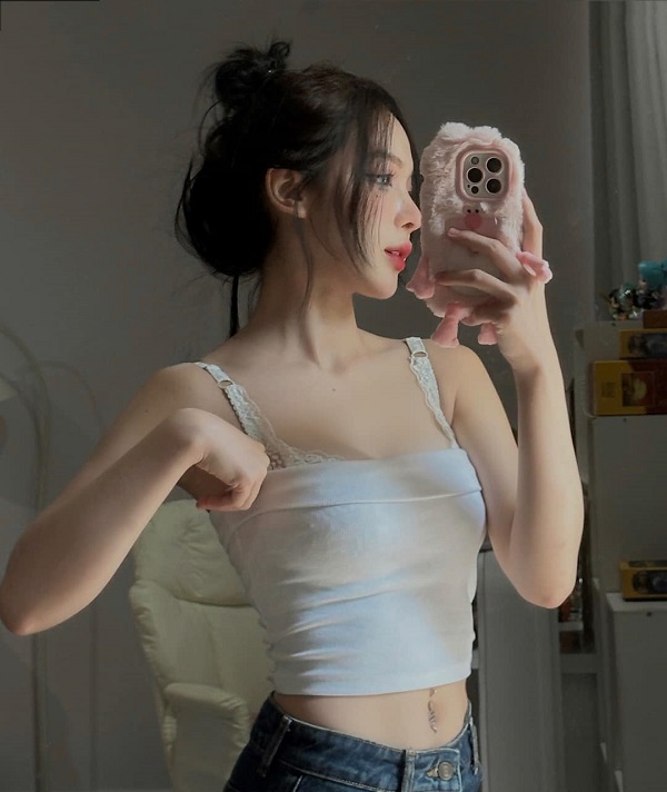 Ảnh hotgirl Đinh Ngọc Phi Linh sexy xinh đẹp 12