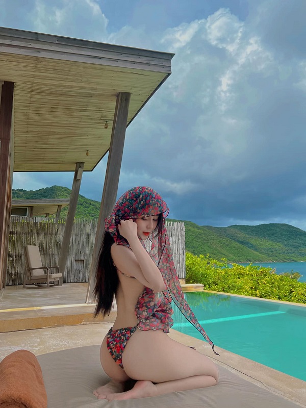 Ảnh hotgirl Võ Ngọc Trân bikini gợi cảm 14