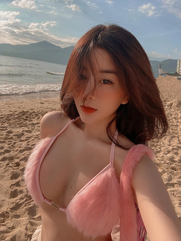 Ảnh hotgirl Võ Ngọc Trân bikini gợi cảm 7