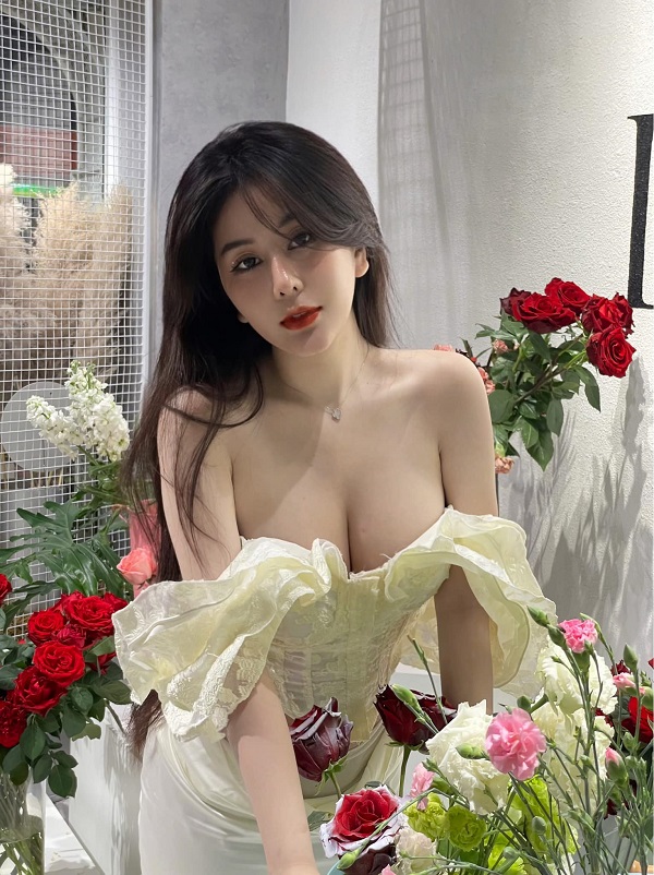 Ảnh hotgirl Võ Ngọc Trân sexy xinh đẹp 2