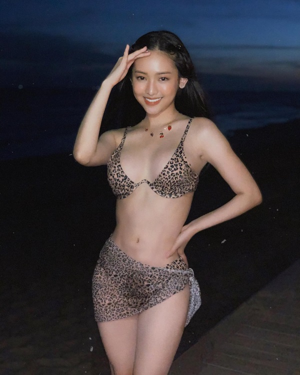 Ảnh hotgirl Nguyễn Thúy Vi bikini 14