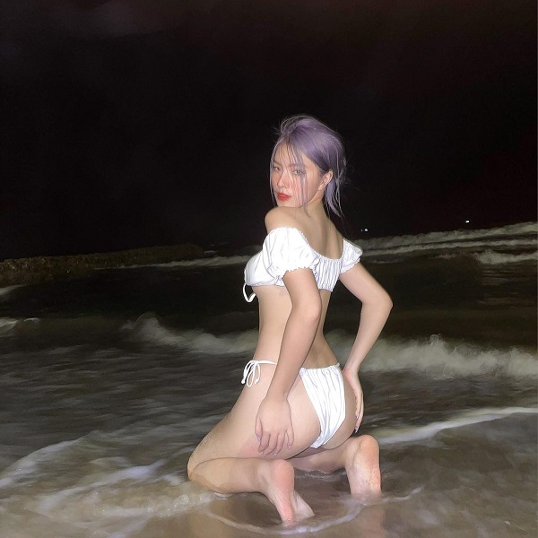 Ảnh hotgirl Thuỵ Hân bikini 15