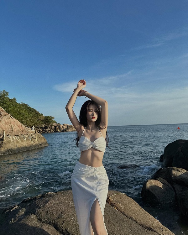 Ảnh tiktoker Diệu Linh sexy 12