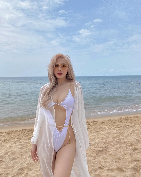 Ảnh hotgirl Linh Hương Trần bikini nóng bỏng 16