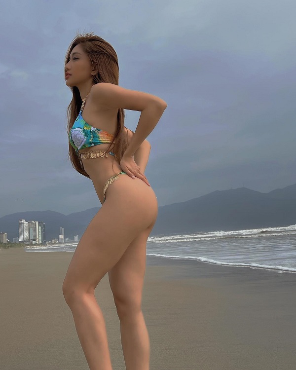 Ảnh hotgirl Vân Anh bikini gợi cảm 17