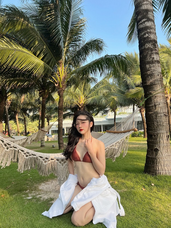 Ảnh Lan Anh SVM bikini 4