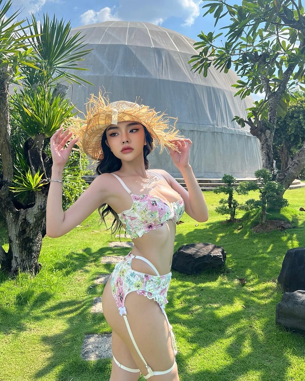 Ảnh tiktoker Dương Mỹ Diện bikini 9