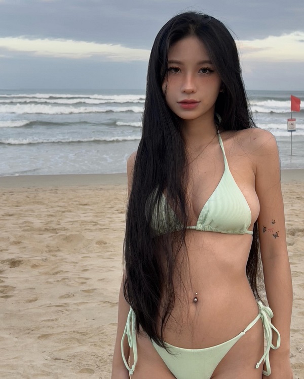 Ảnh tiktoker Kim Anh bikini 4